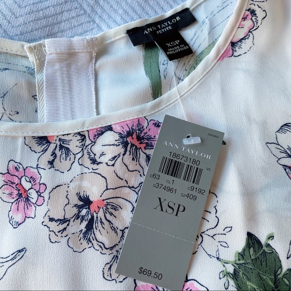 NWT Ann Taylor flutter sleeve top - Picture 7 of 9